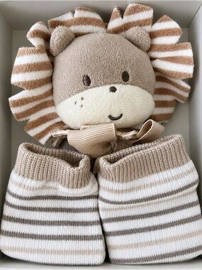 Lion Ring Rattle w/ Socks Gift Set